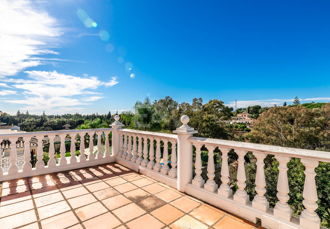 Villa de charme en style classique à Elviria