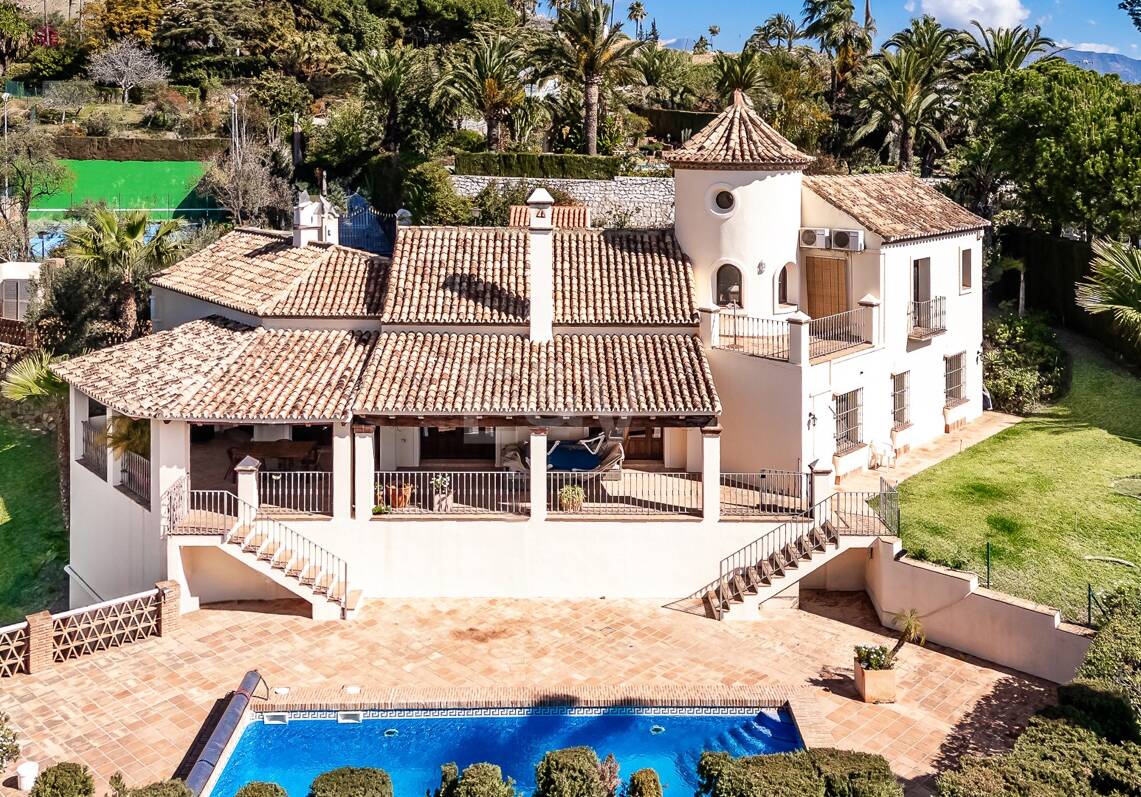 Sea View Villa in an Exclusive Setting and Investment Appeal