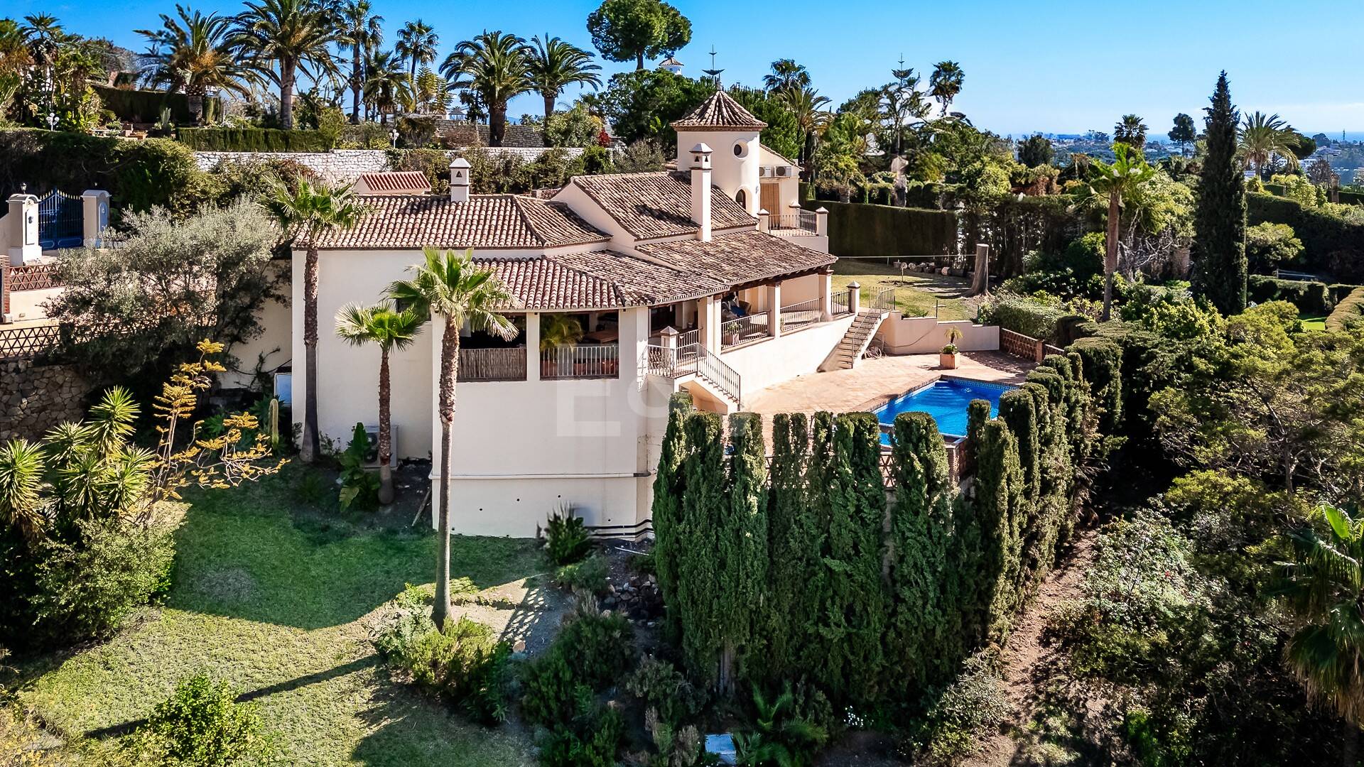 Villa de style Andalousie avec vue sur la mer à Paraiso Alto