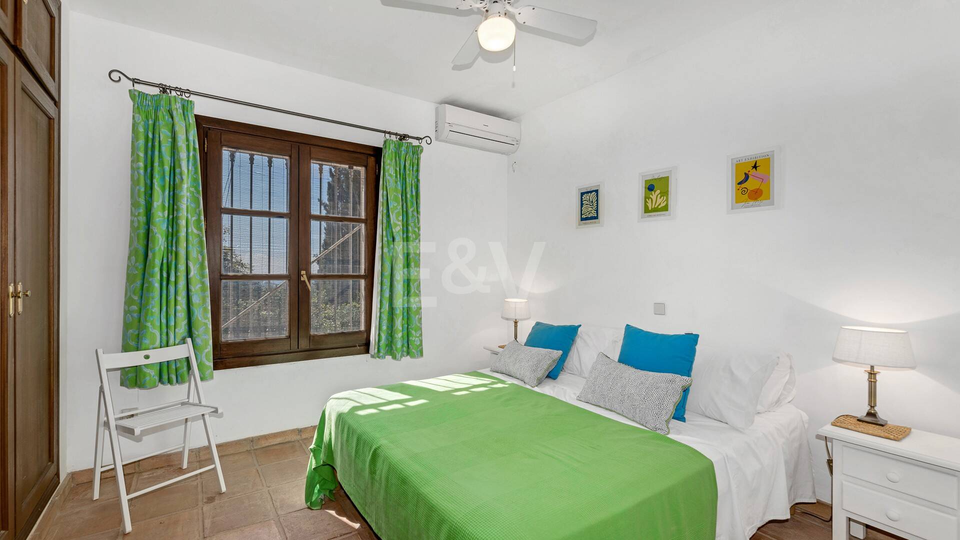 Andalsuian style villa with sea view in Paraiso Alto