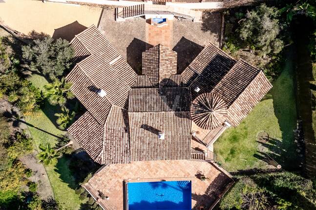 Andalsuian style villa with sea view in Paraiso Alto