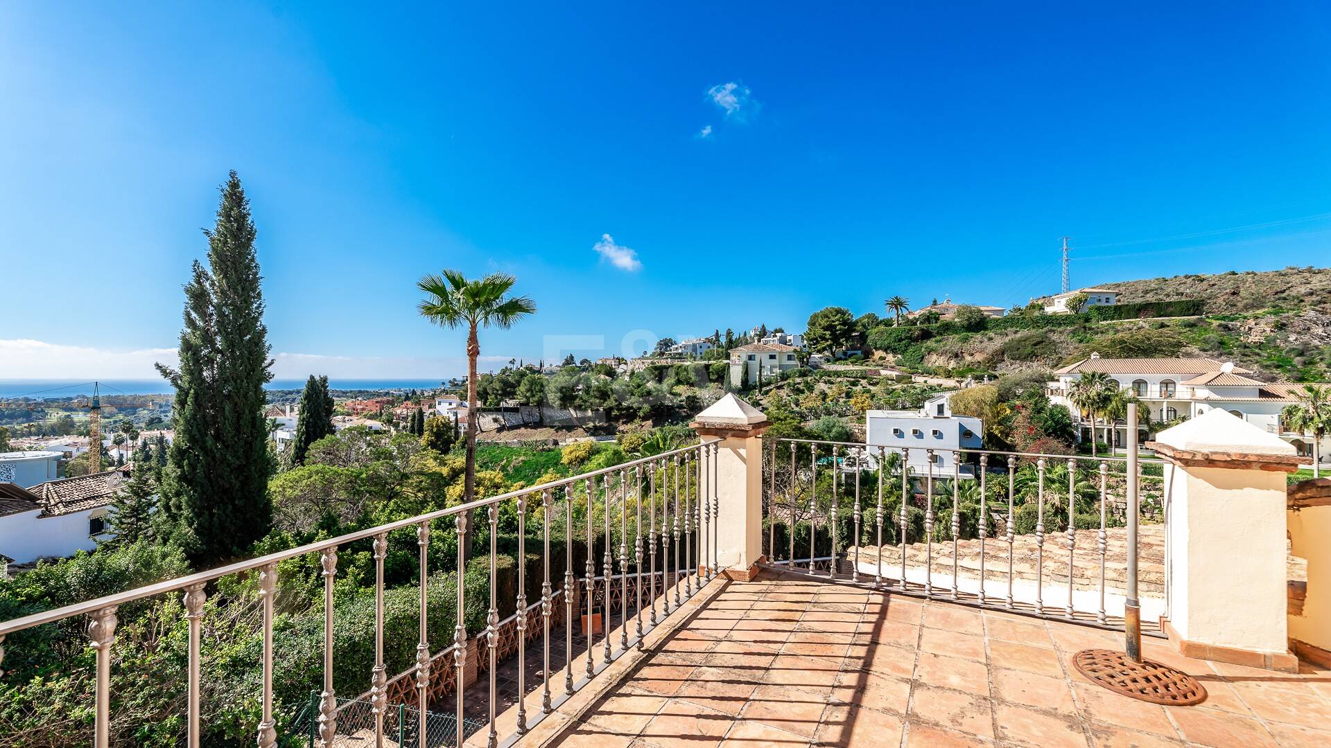 Villa de style Andalousie avec vue sur la mer à Paraiso Alto