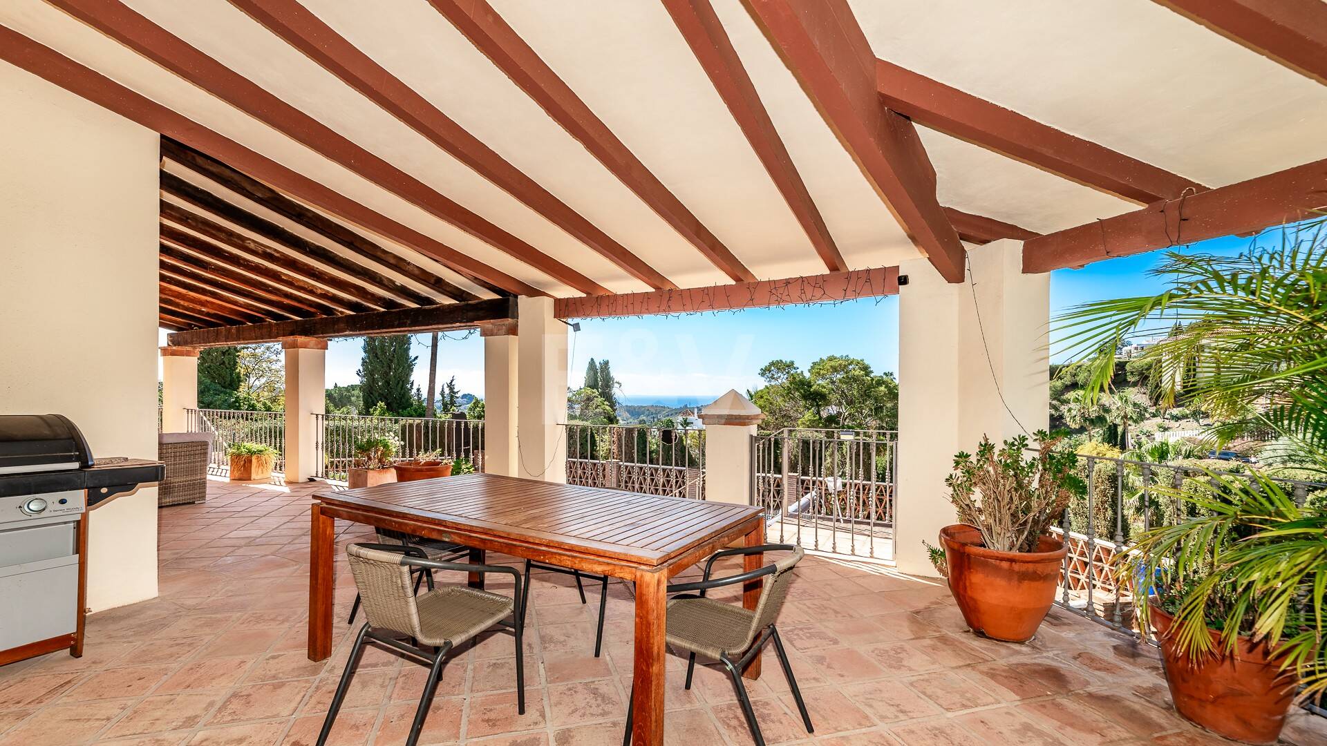 Villa de style Andalousie avec vue sur la mer à Paraiso Alto
