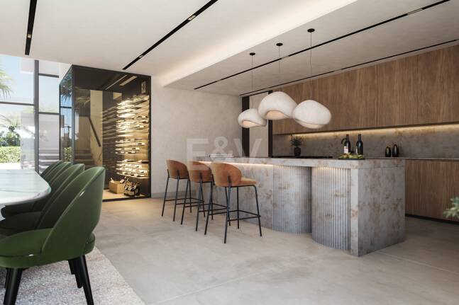 Außergewöhnliche El Paraíso Alto Projektvilla mit Meerblick