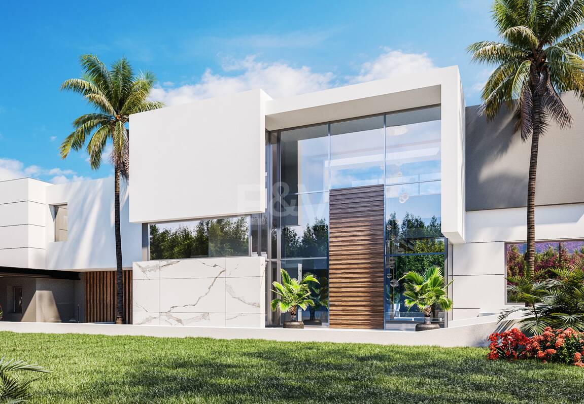 Außergewöhnliche El Paraíso Alto Projektvilla mit Meerblick