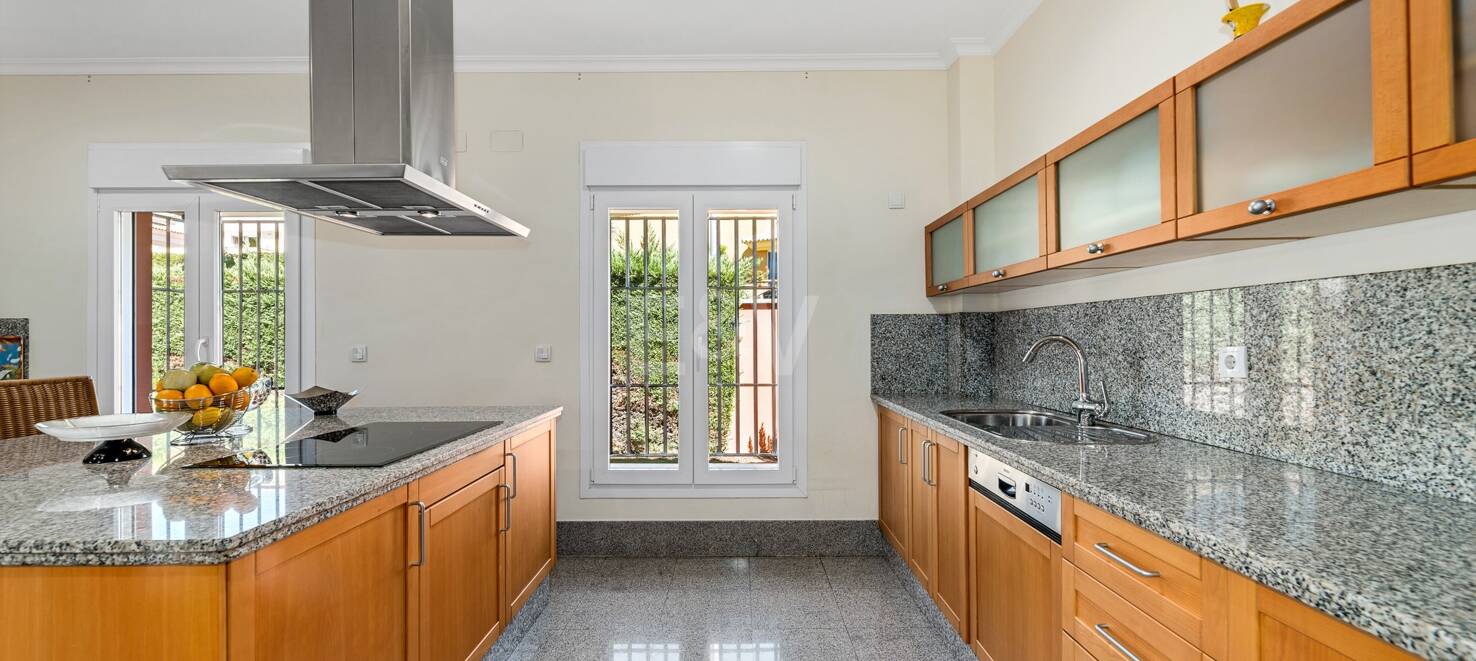 Golffront Villa i Los Monteros