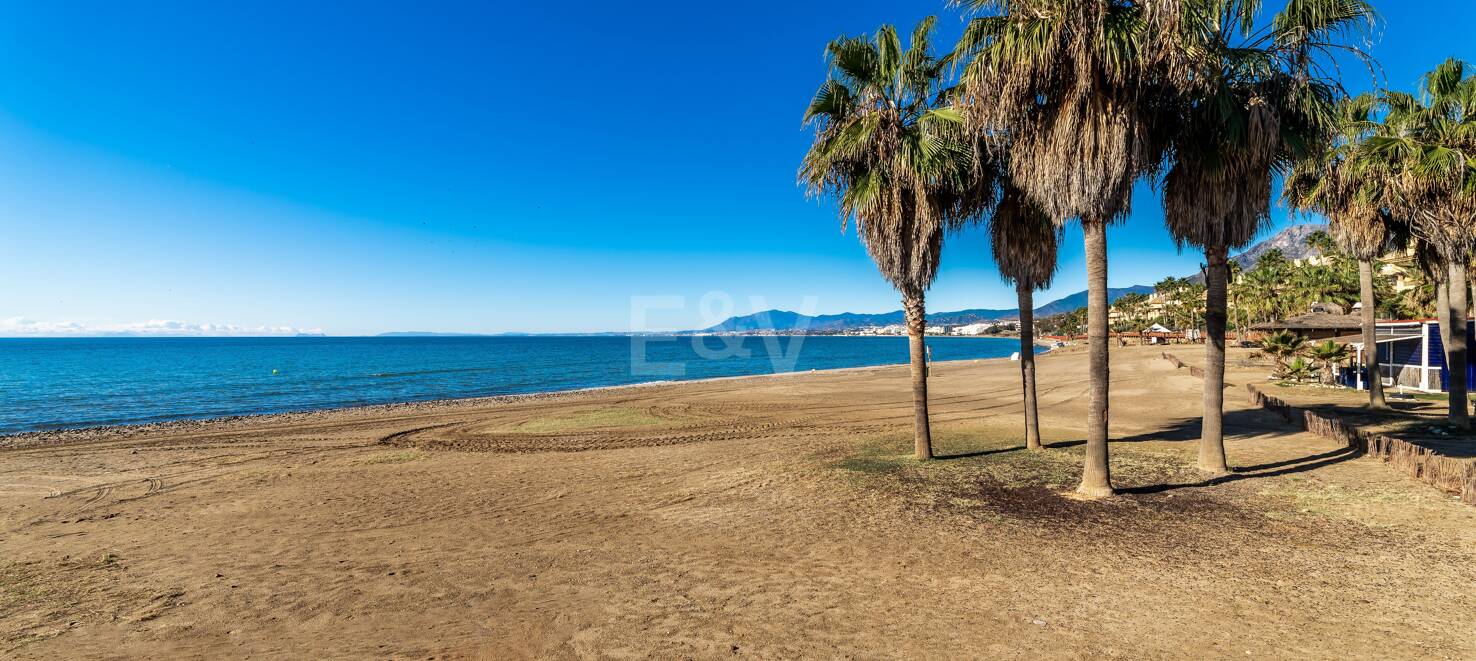 Golffront Villa i Los Monteros