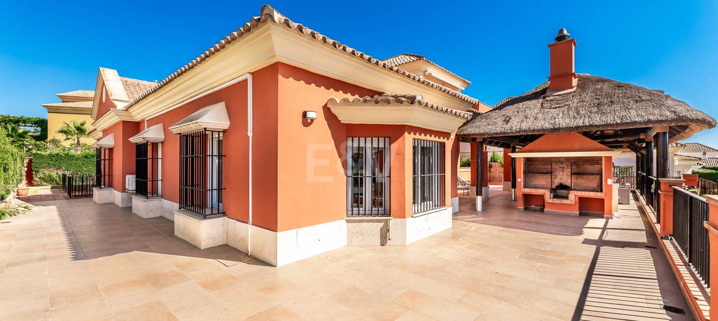 Golffront Villa i Los Monteros