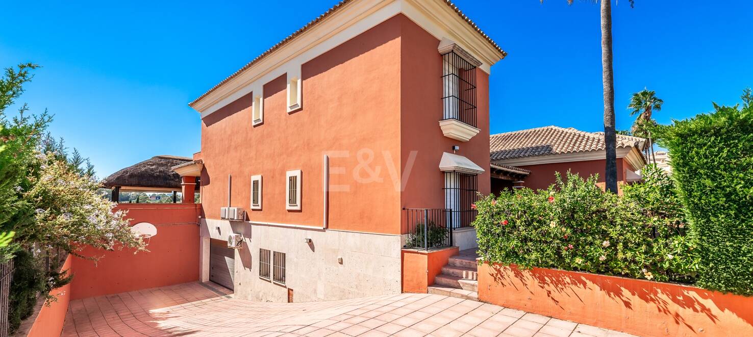 Golffront Villa i Los Monteros