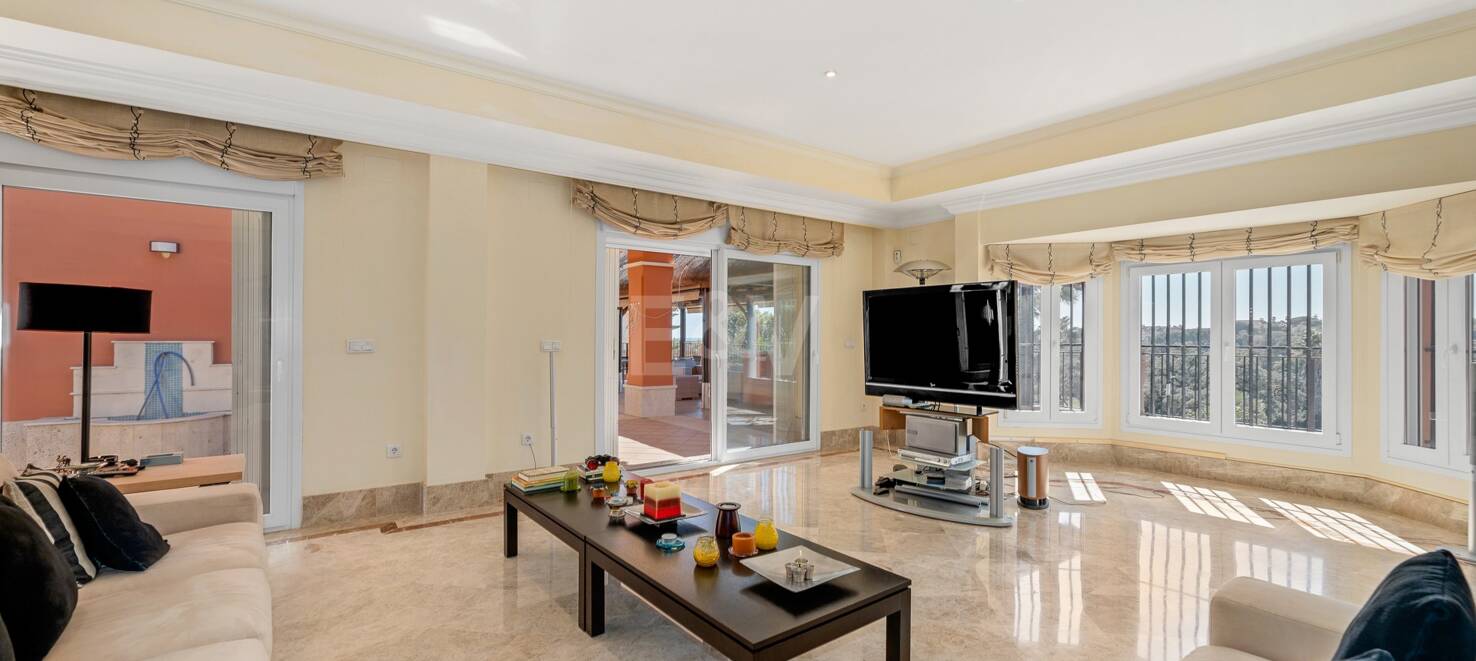 Golffront Villa i Los Monteros