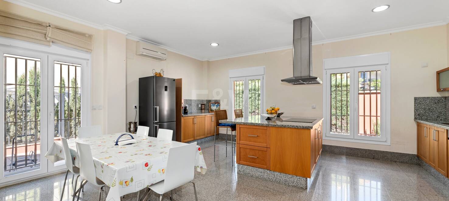 Golffront Villa i Los Monteros