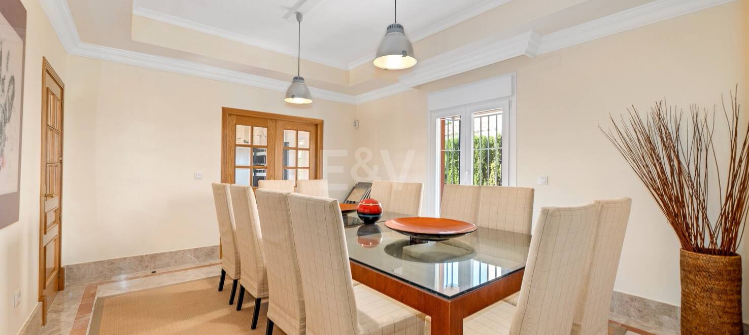 Golffront Villa i Los Monteros