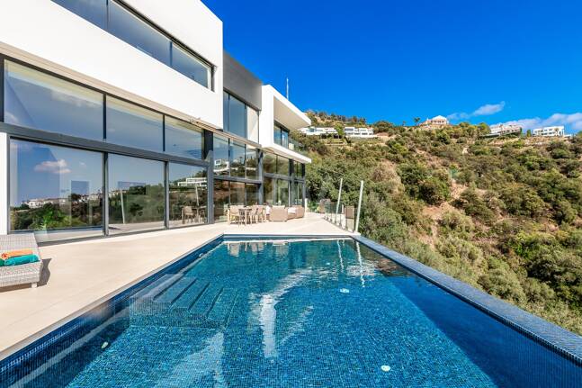 Außergewöhnliche Designervilla in Los Altos de Los Monteros