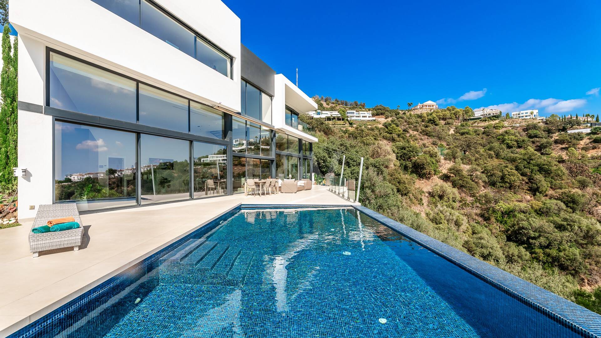 Außergewöhnliche Designervilla in Los Altos de Los Monteros