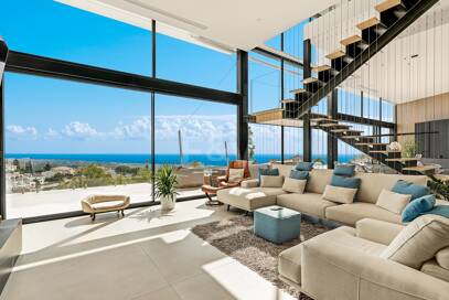 Villa i Altos de Los Monteros med exceptionell design