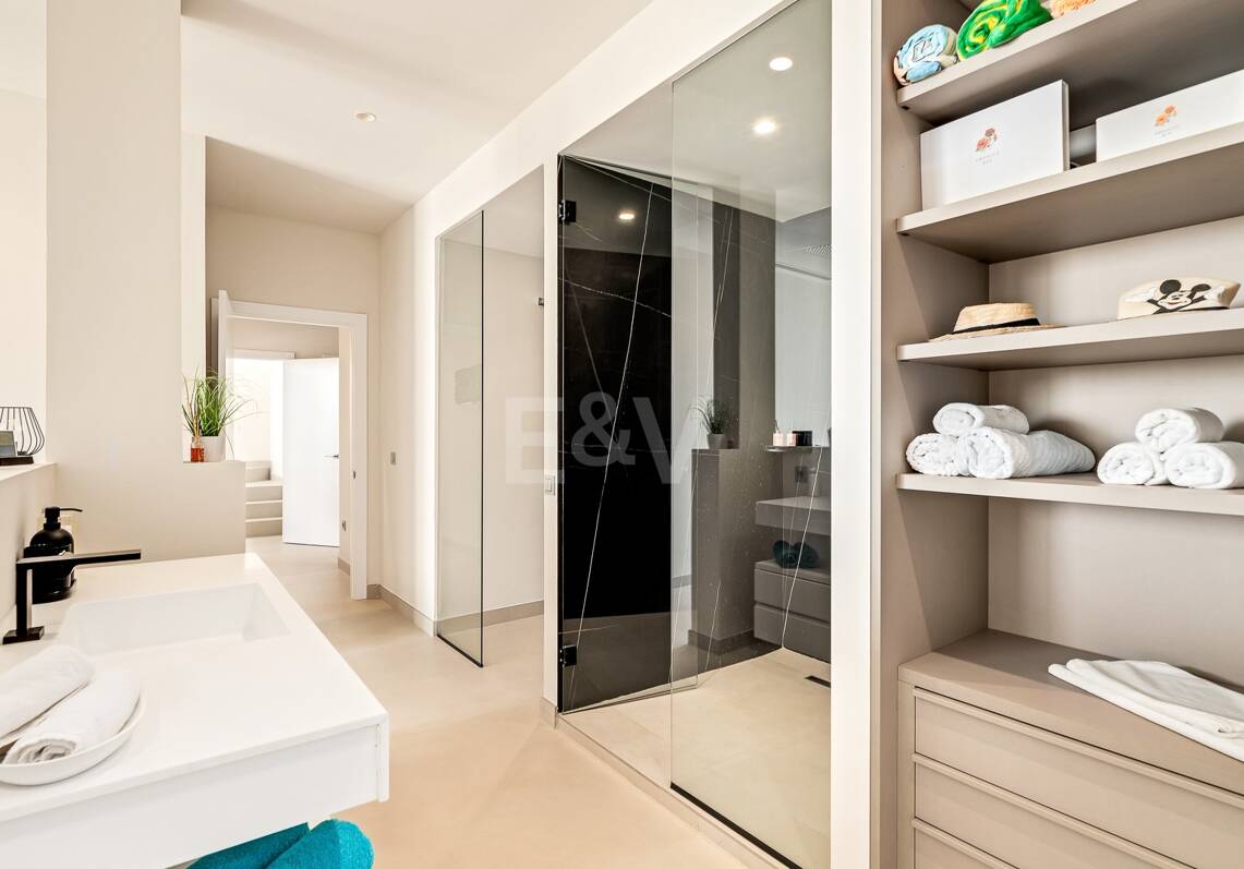 Villa à Altos de Los Monteros avec design exceptionnel