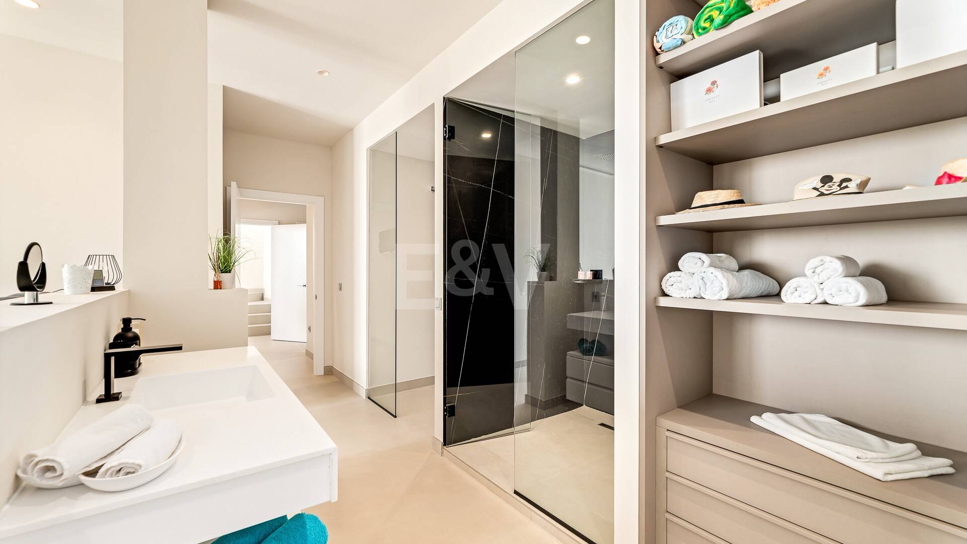 Villa à Altos de Los Monteros avec design exceptionnel