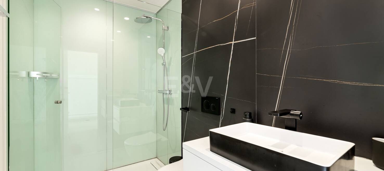 Villa i Altos de Los Monteros med exceptionell design