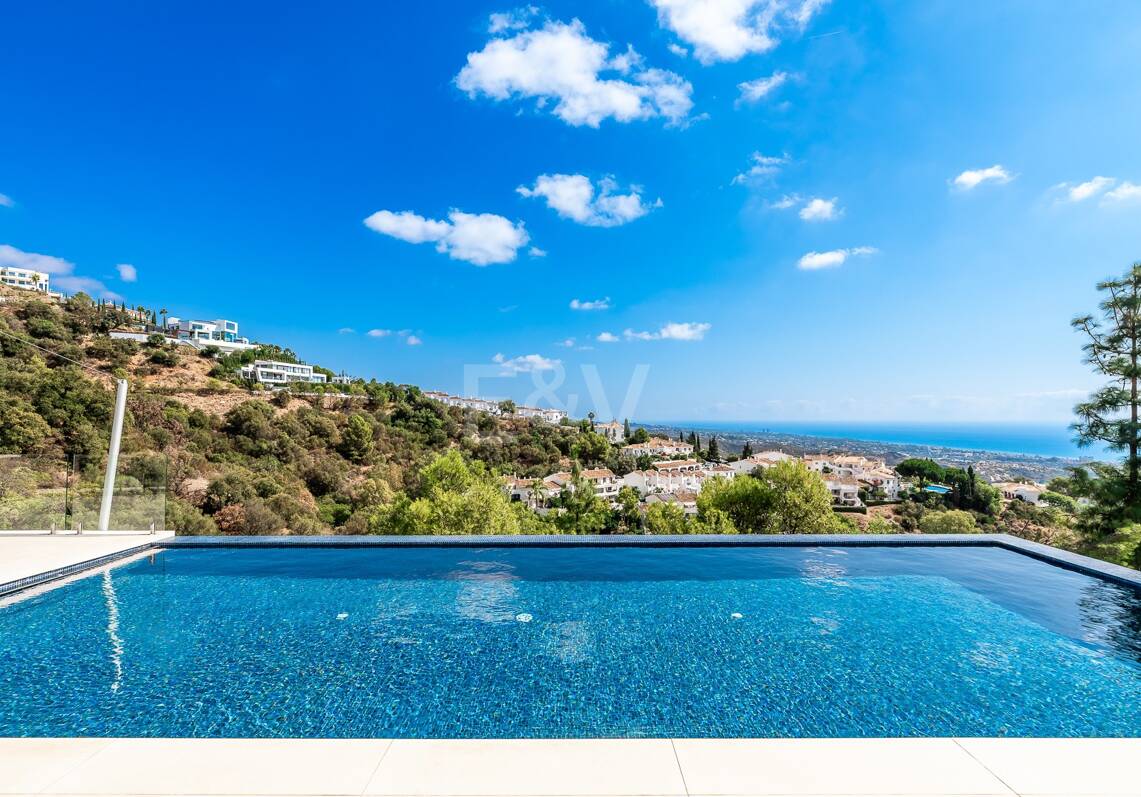 Villa à Altos de Los Monteros avec design exceptionnel