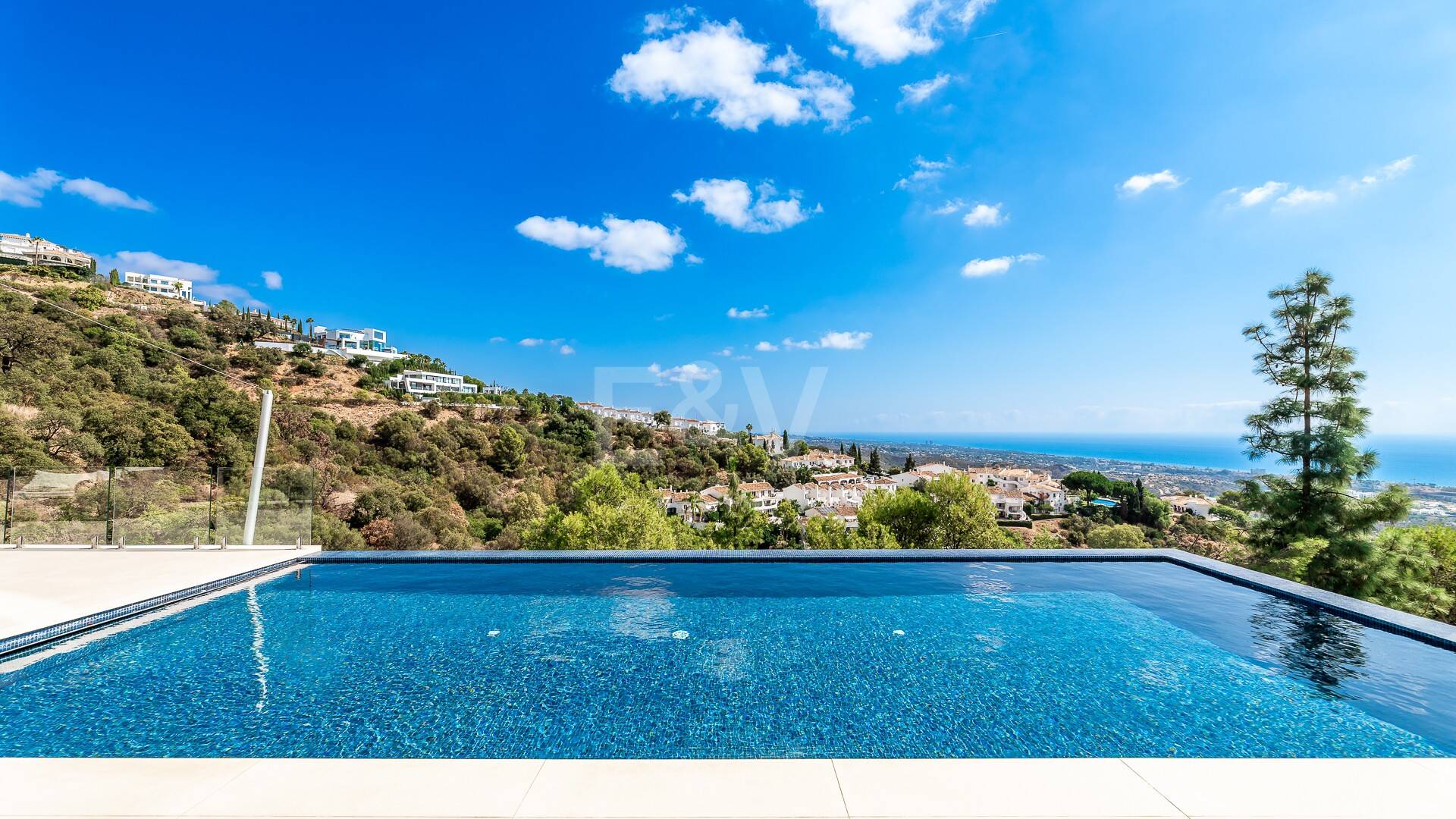 Villa à Altos de Los Monteros avec design exceptionnel