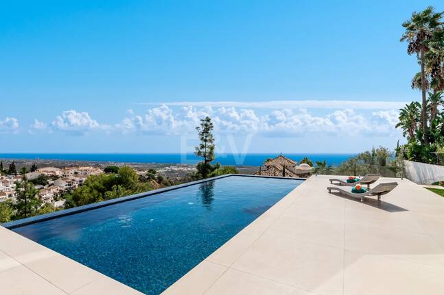 Außergewöhnliche Designervilla in Los Altos de Los Monteros