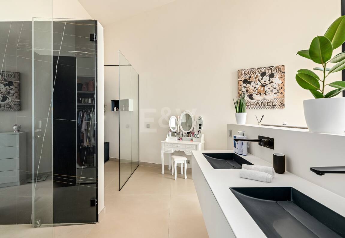 Außergewöhnliche Designervilla in Los Altos de Los Monteros