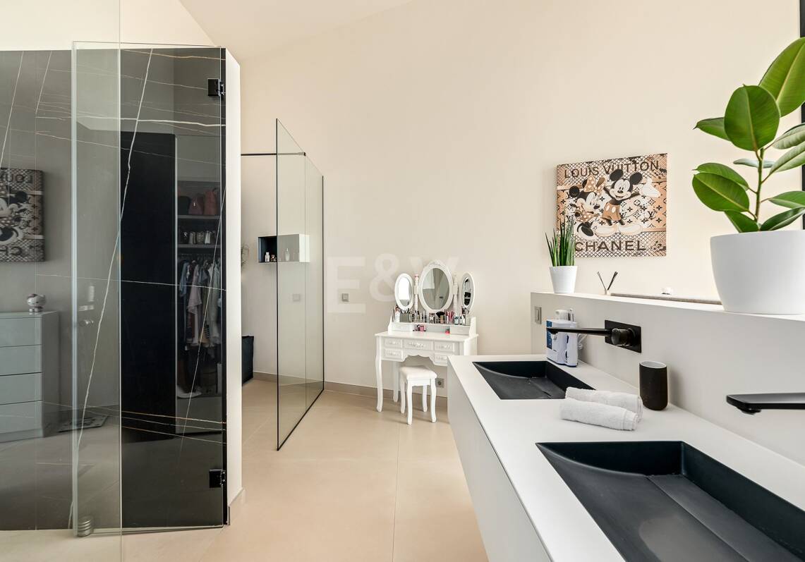 Villa à Altos de Los Monteros avec design exceptionnel