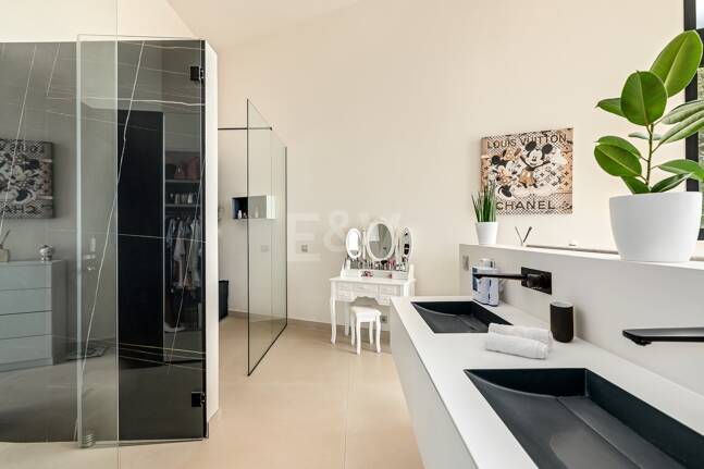 Außergewöhnliche Designervilla in Los Altos de Los Monteros