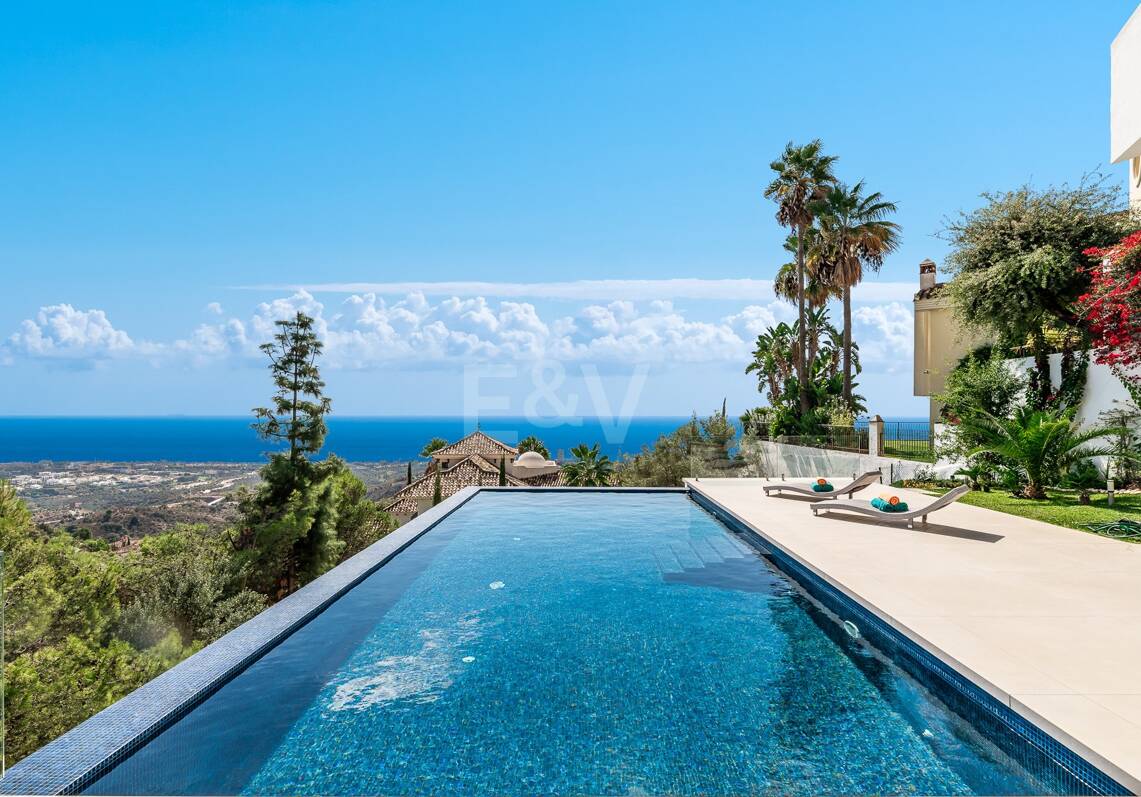 Villa à Altos de Los Monteros avec design exceptionnel