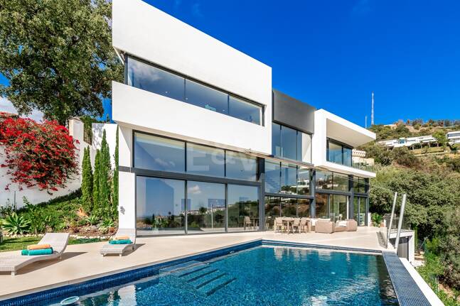 Außergewöhnliche Designervilla in Los Altos de Los Monteros