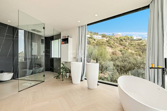 Außergewöhnliche Designervilla in Los Altos de Los Monteros