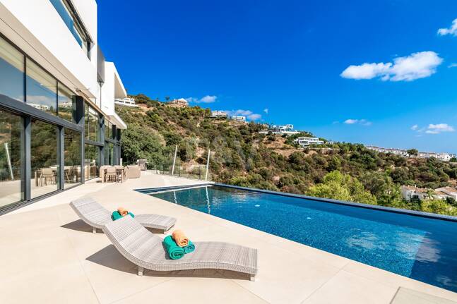 Außergewöhnliche Designervilla in Los Altos de Los Monteros