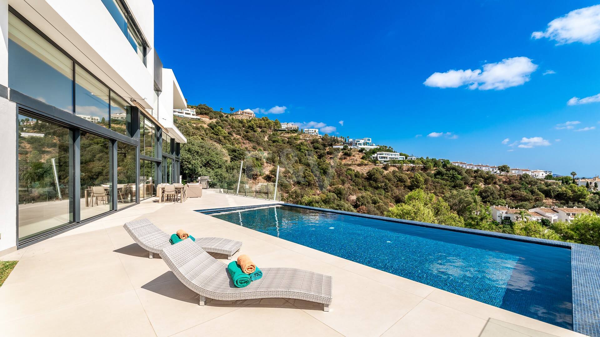 Außergewöhnliche Designervilla in Los Altos de Los Monteros