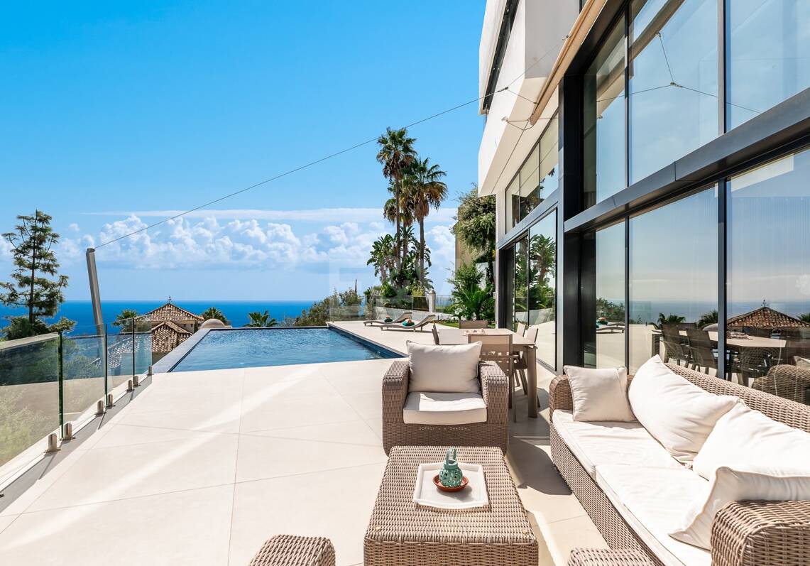Villa à Altos de Los Monteros avec design exceptionnel