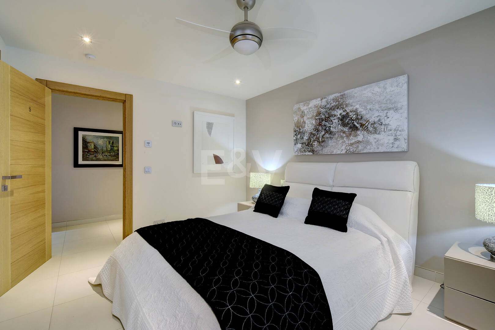 Modern villa in Los Naranjos Golf located in a gated community