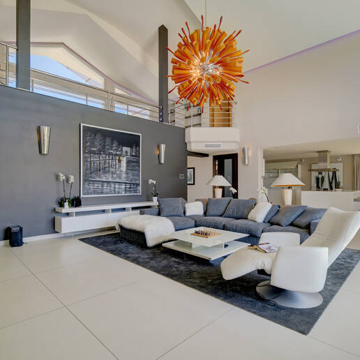 Modern villa i Los Naranjos Golf ligger i en gated community
