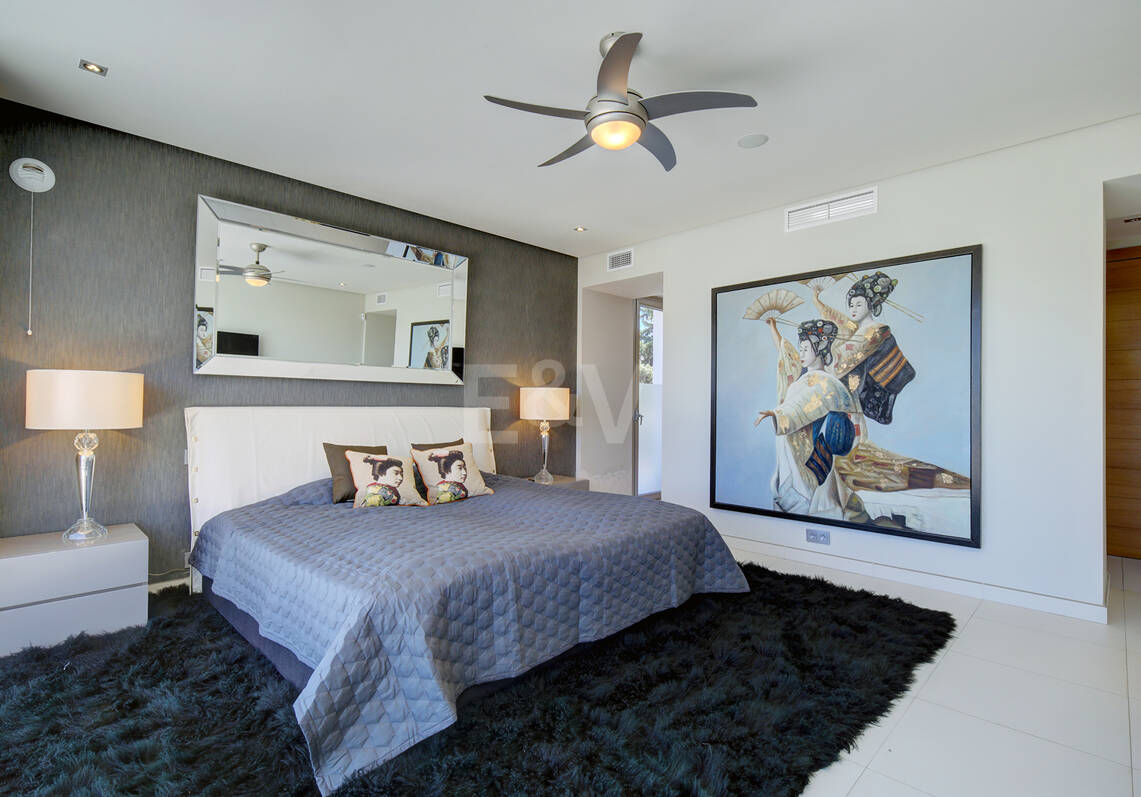 Modern villa in Los Naranjos Golf located in a gated community