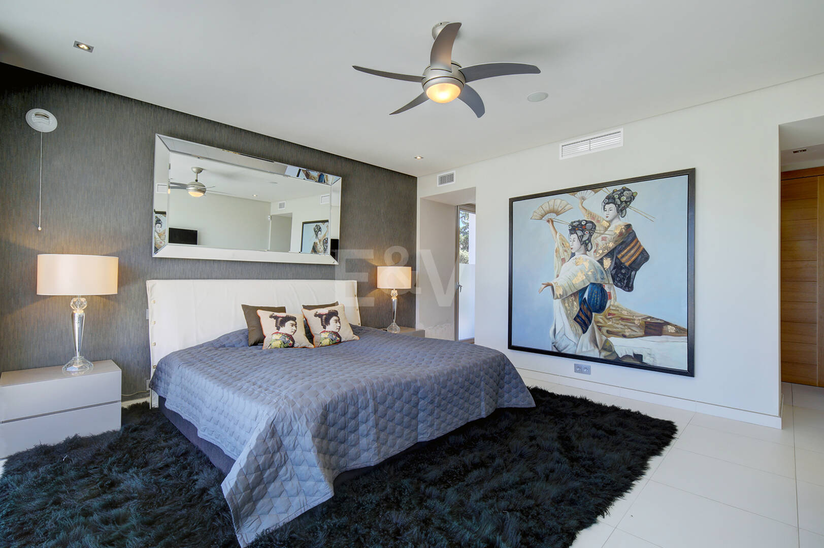 Modern villa in Los Naranjos Golf located in a gated community