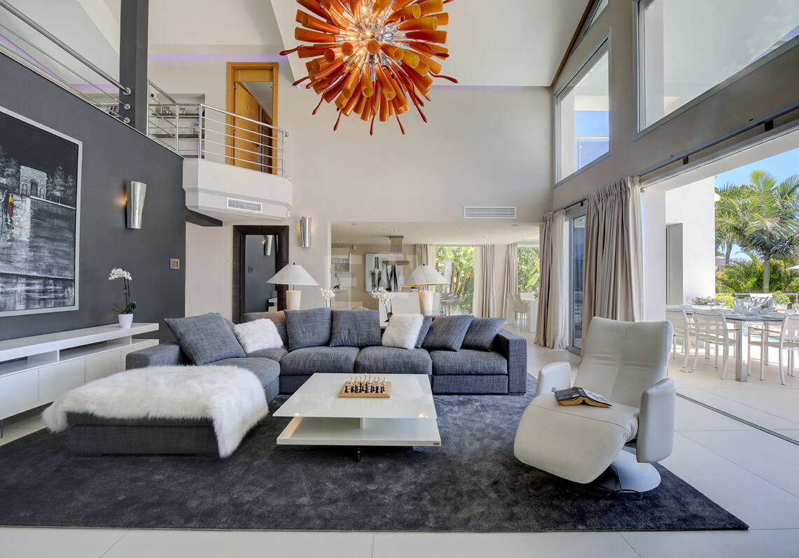 Modern villa in Los Naranjos Golf located in a gated community