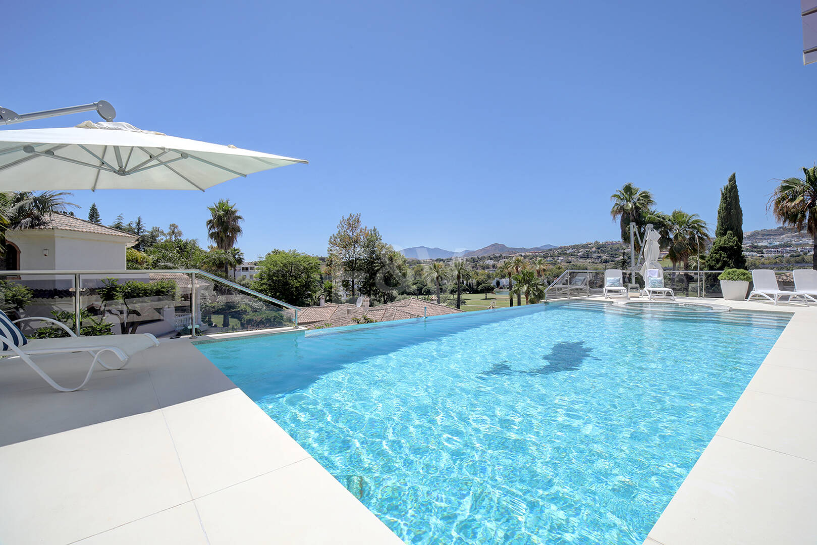 Modern villa in Los Naranjos Golf located in a gated community