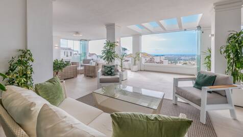 Apartamento con impresionantes vistas al mar en Aloha.