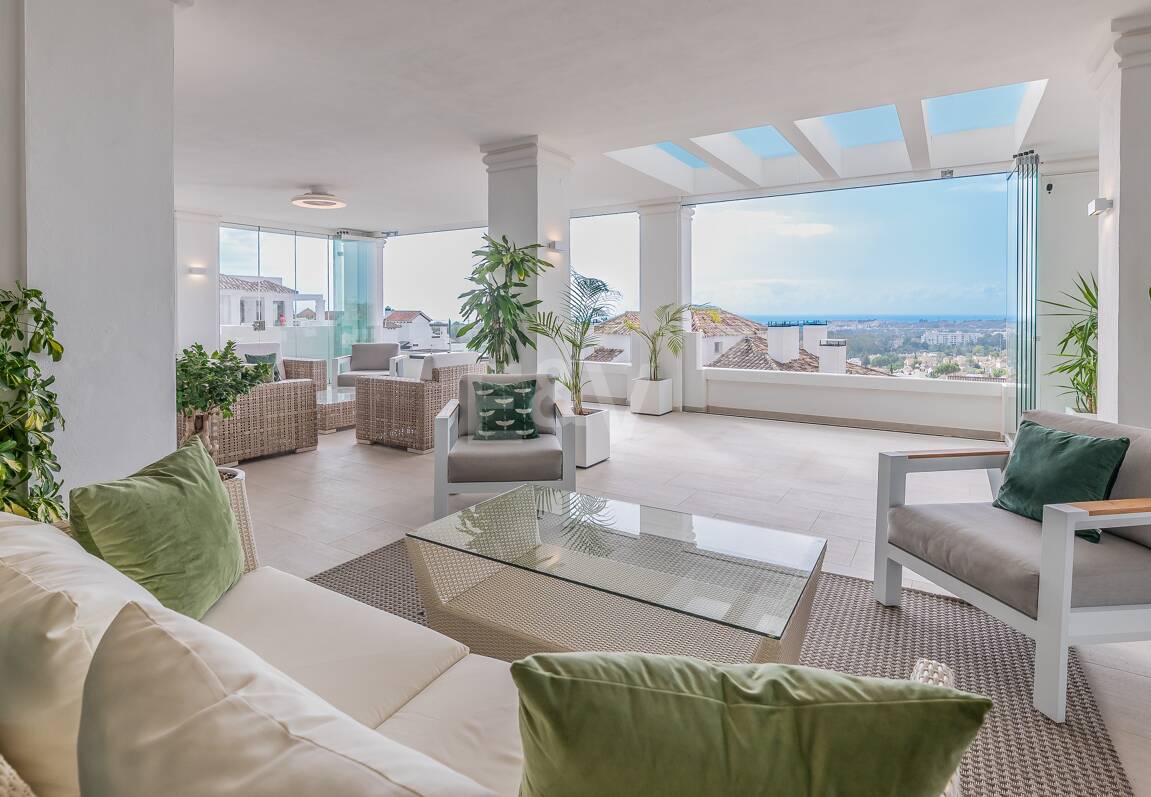 Apartamento con impresionantes vistas al mar en Aloha.