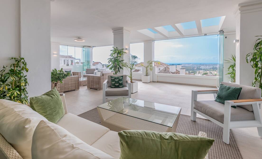 Apartment with sea views in Aloha
