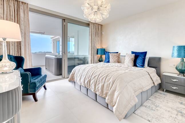 Apartamento con impresionantes vistas al mar en Aloha.