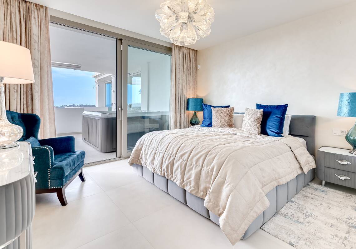 Apartment with sea views in Aloha