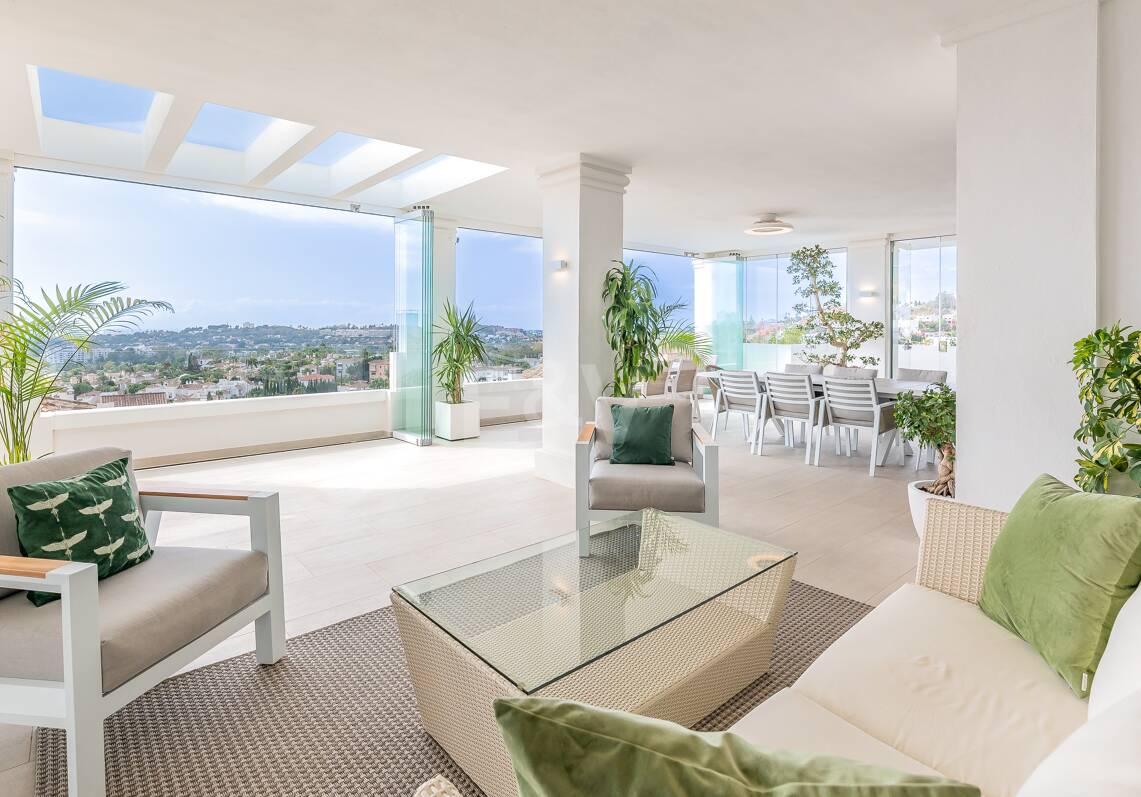 Apartment with sea views in Aloha