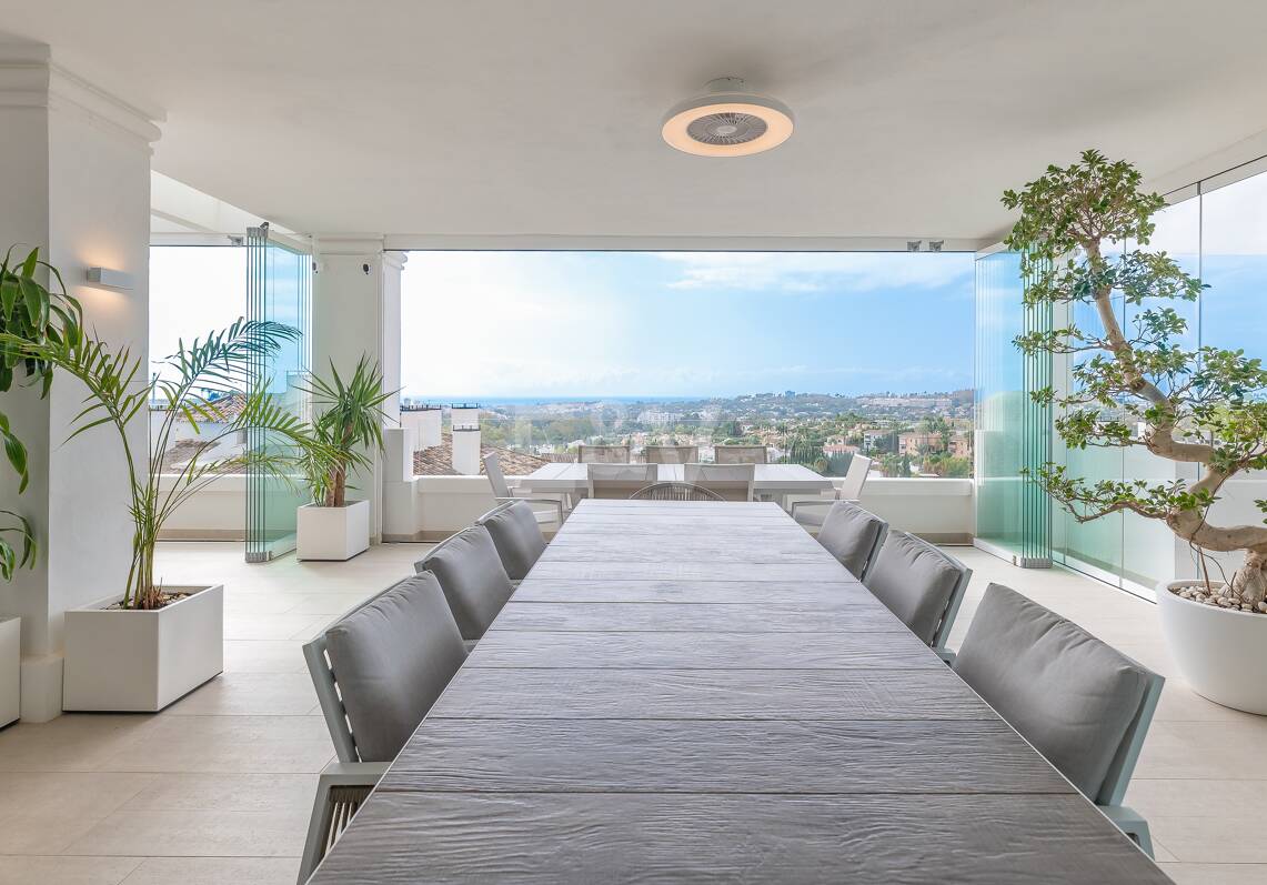Apartment with sea views in Aloha