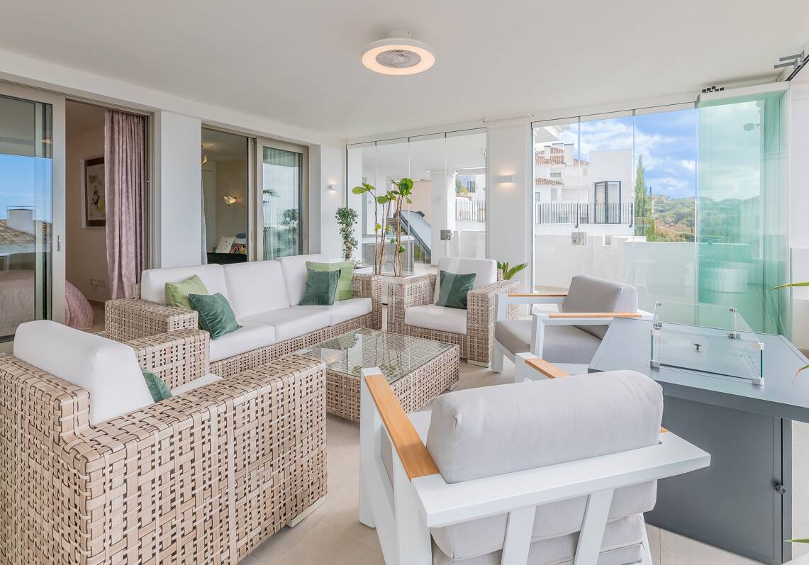 Apartment with sea views in Aloha
