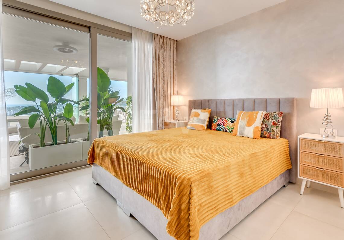 Apartment with sea views in Aloha