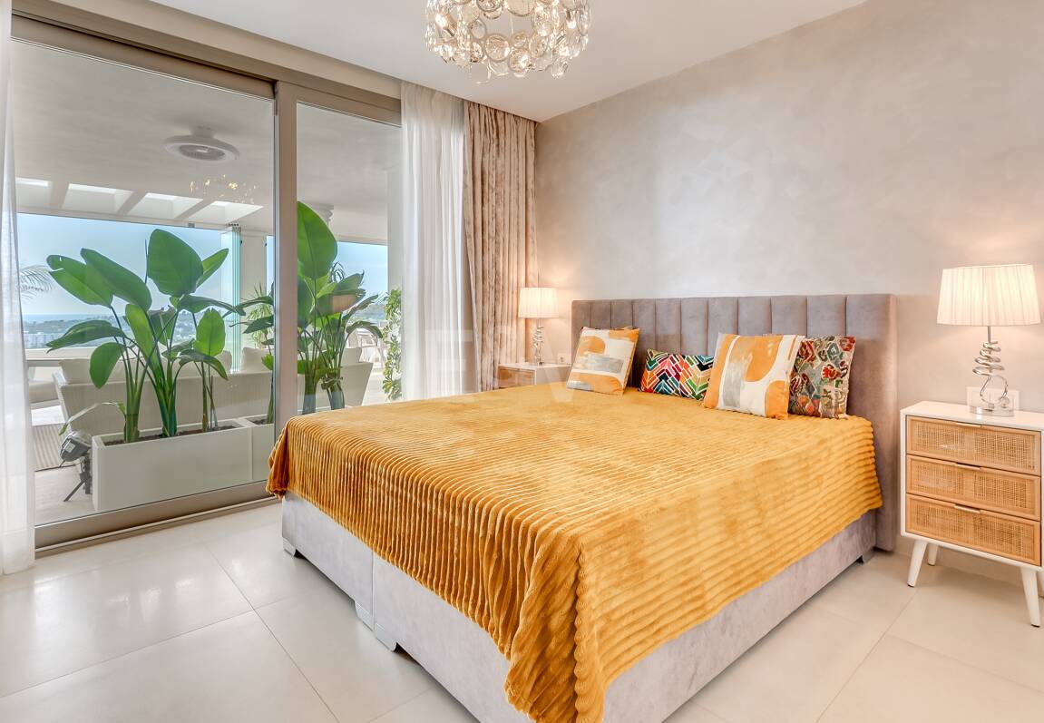 Apartamento con impresionantes vistas al mar en Aloha.